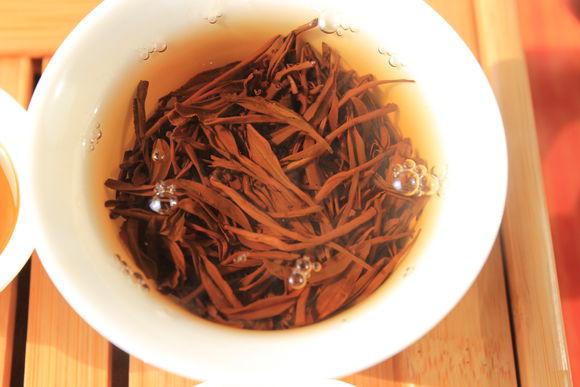 祁门红茶中的“祁门香”是什么？祁门红茶如何辨识好坏？