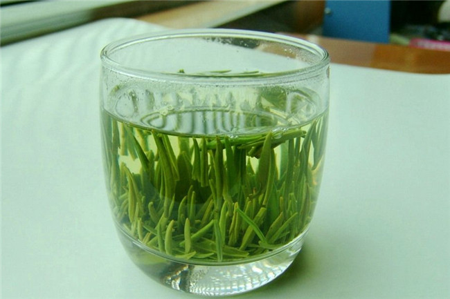 竹叶青的由来陈毅根据干茶特征而赋名