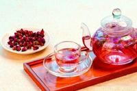 常喝颜色鲜艳的玫瑰花茶可以治疗抑郁症