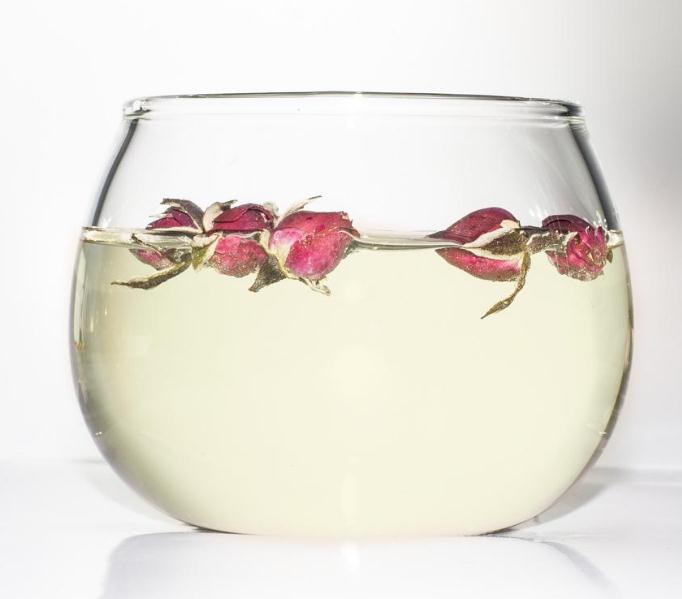 女人为什么喜欢喝玫瑰花茶