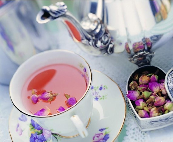 天然养颜佳品玫瑰花茶的功效与禁忌