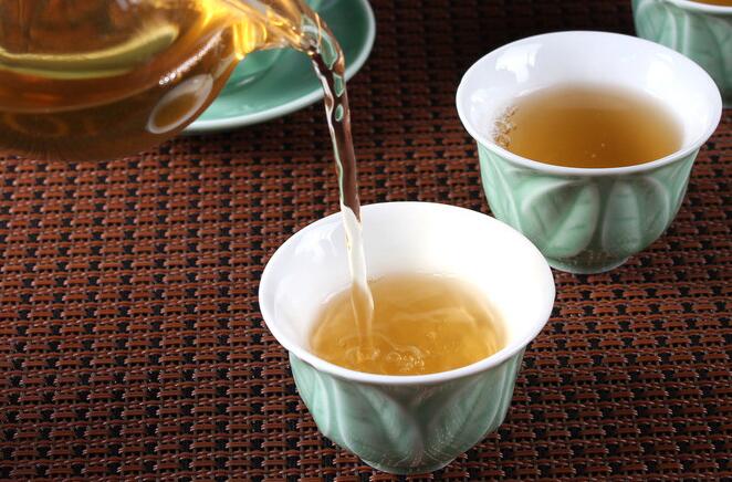安吉白茶的品饮方法，品尝白玉般的洁润