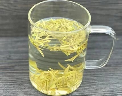 一直以为只有安吉白茶是绿茶，原来天目湖奶白茶也是绿茶一直以为只有安吉白茶是绿茶，原来天目湖奶白茶也是绿茶，丢人了