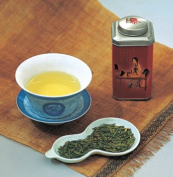 西湖龙井适合养生老年人应多喝龙井茶