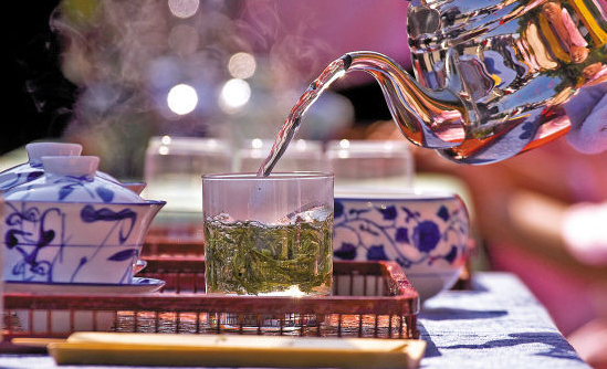 如何简单的冲泡西湖龙井茶？
