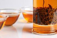 给大家介绍一款时下最流行的荔枝红茶