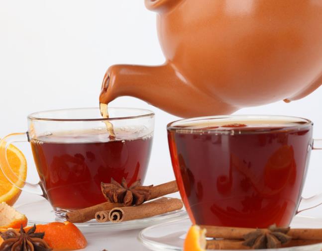 欧美国家饮用红茶一般采用“调饮法”