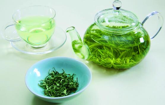 绿茶一天喝多少合适红茶还是绿茶伤胃