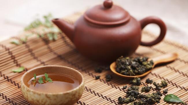 乌龙茶是红茶还是绿茶都不是，是青茶