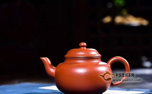 泡红茶用什么紫砂壶呢？