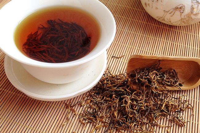 茶叶揭秘：为什么茶叶要分成红茶和绿茶