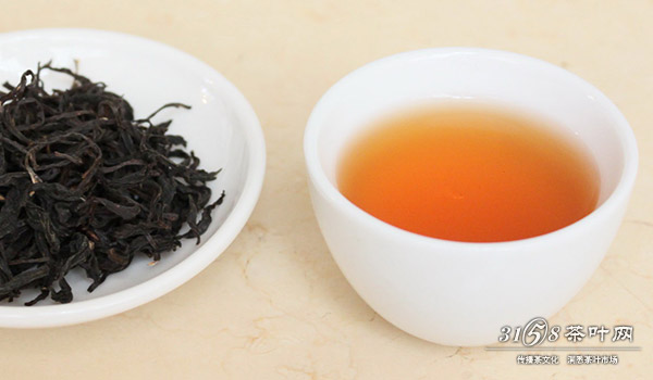 冬天一到要机智的喝红茶红茶加蜂蜜的功效