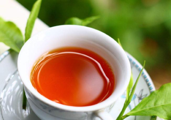 冬天喝红茶有哪些好处可养胃也可御寒