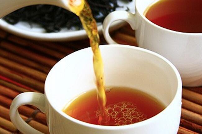 在冬季的时候喝红茶既可以养生又抗寒