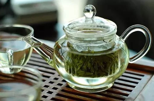 绿茶和红茶有什么区别？哪个适合你？