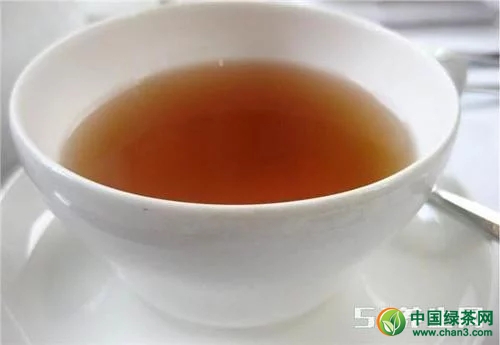 红茶和绿茶，对人体的作用存在这些差异，根据不同人群有红茶和绿茶，对人体的作用存在这些差异，根据不同人群有不同的功效