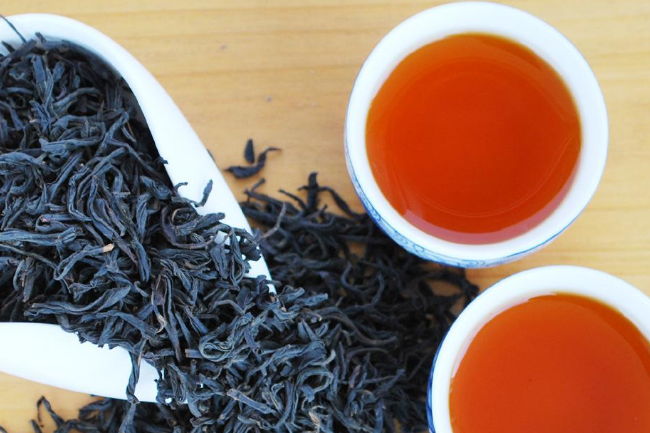 从发酵度与制法两个方面区分红茶和绿茶