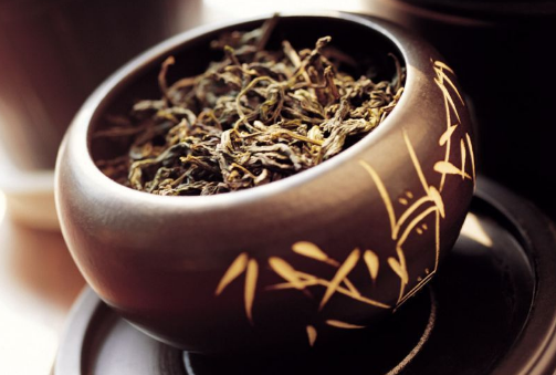 普洱茶是红茶还是绿茶生茶好还是熟茶好