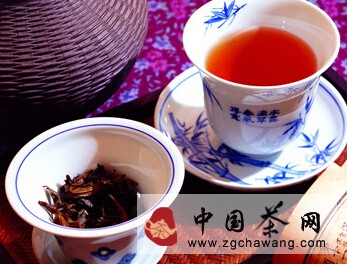 喝红茶养生增进食欲提高抗寒力