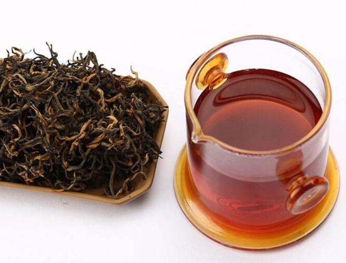 为什么红茶表面有白霜这种表现正常吗