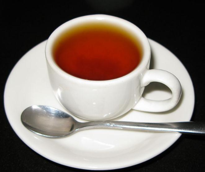 红茶包能去黑眼圈吗红茶有哪些功效