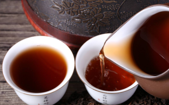 容易上火喝红茶好还是绿茶好？体热可以喝红茶吗？