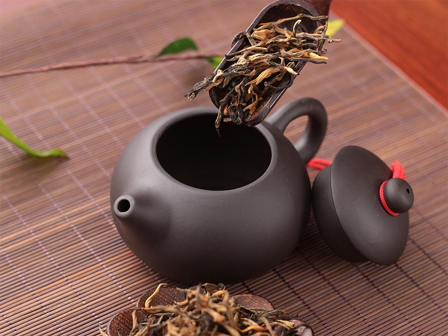 新鲜红茶和陈旧红茶的鉴别介绍