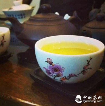 【时节】秋天适合喝乌龙、铁观音等青茶