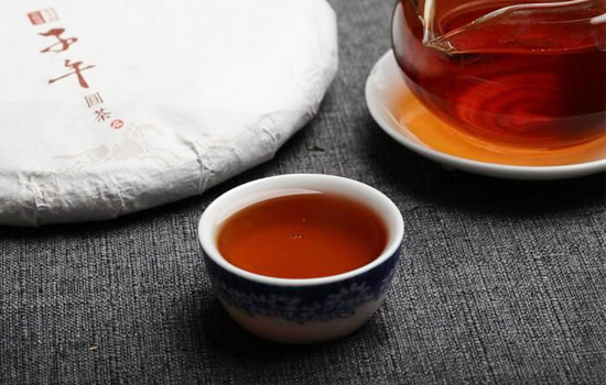铁观音和普洱茶哪个好带你了解冬季喝茶的好处