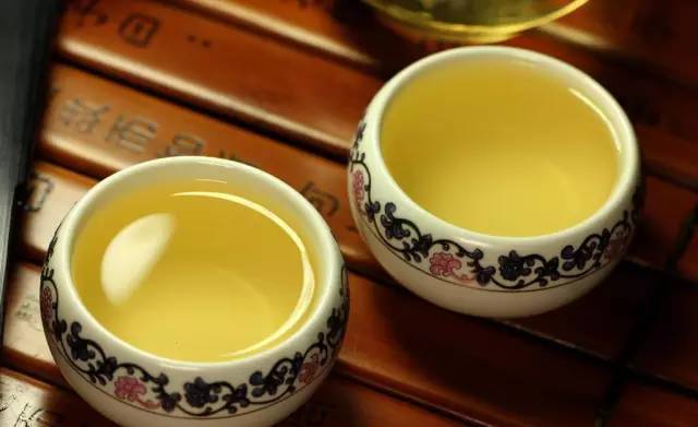 什么时候喝普洱生茶效果最好？