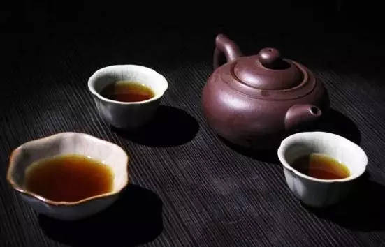 冲泡普洱熟茶，您选紫砂壶还是选盖碗？