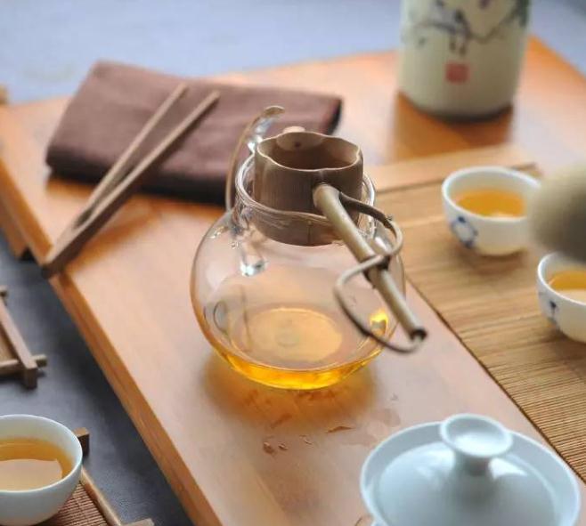 普洱茶知识：普洱茶耐泡性与什么有关呢