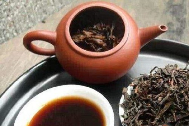 普洱茶汤能给饮茶者带来三方面的喉韵