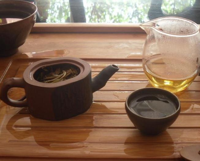 普洱茶食物做法：茶香满溢普洱茶焖凤爪