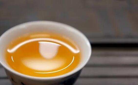 普洱茶汤上面出现“油雾”，是怎么回事？
