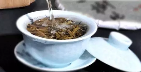 为什么很多时候要用盖碗泡普洱茶？