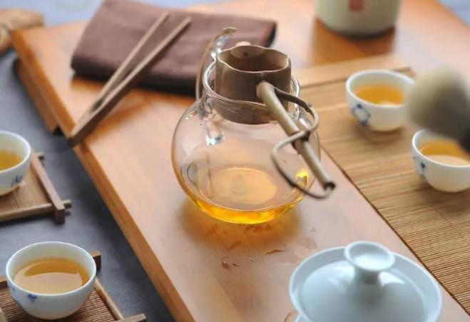 茶的区别：全面认识藏茶与普洱茶的区别