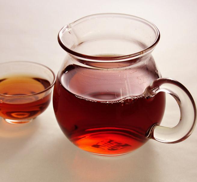 辨普洱茶品质观茶汤颜色品普洱味道