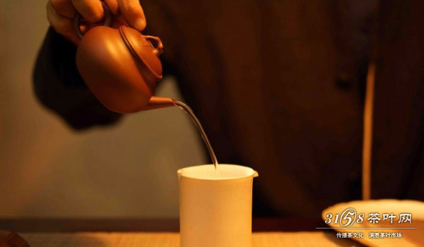 喝普洱茶用什么茶具好紫砂壶为什么最适合冲泡普洱茶