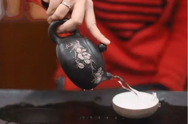如何使用紫陶壶来泡好普洱茶