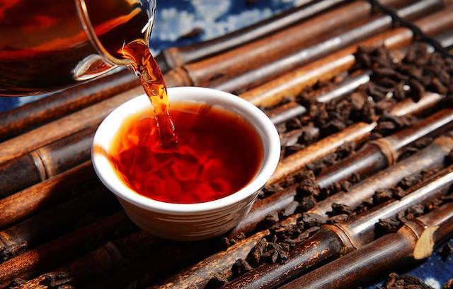 普洱茶的“苦、涩、鲜、甜”、陈味、霉味、堆味分别是什么样的味道？
