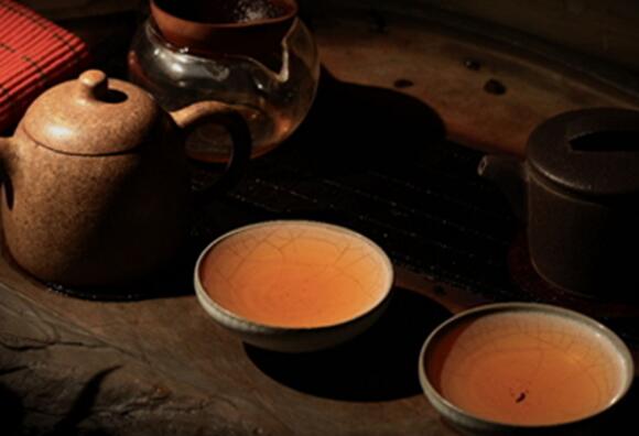 如何简单的辨别普洱茶的年份？