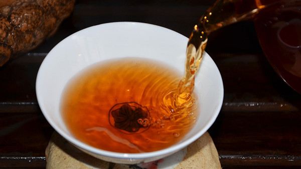 冲泡普洱茶时水质与滋味的关系