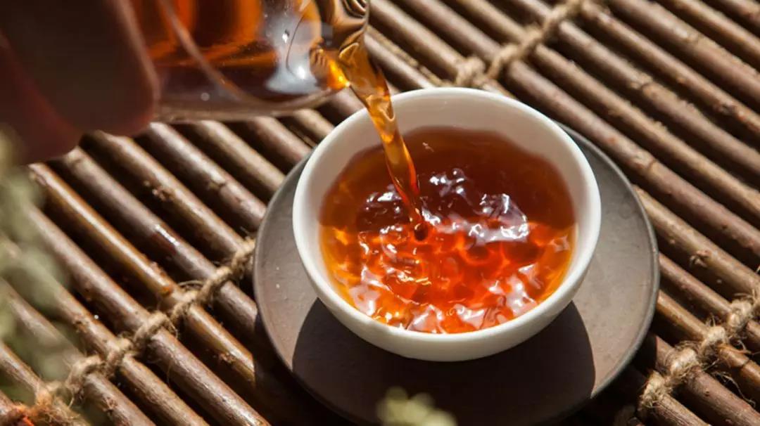 茶界“珠穆朗玛”奇迹：这个版纳茶商5天卖出350000饼普洱茶！
