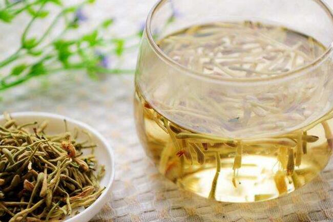 桑菊银花茶具有祛风清肝以及明目的作用
