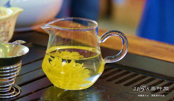 黄菊花茶的冲泡方法介绍简单易学的清热茶
