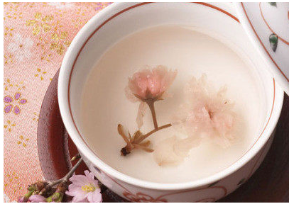 桃花茶泡水一次放几朵？喝桃花茶的副作用有哪些？