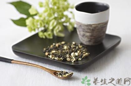 槐花茶是夏季清肝火的健康茶饮