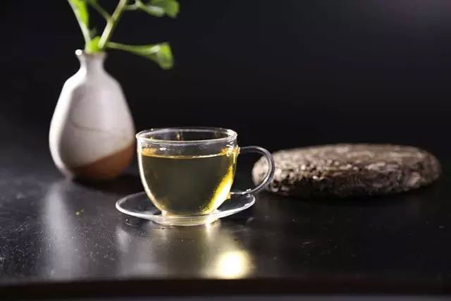 普洱谷花茶和春茶谁更有品饮、收藏价值
