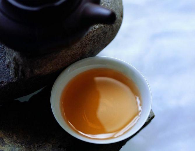 茶叶辨别：黑茶里新茶和陈茶有什么区别